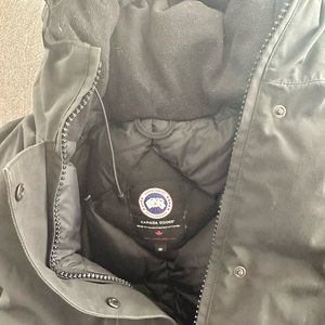 Black Canada Goose Victoria Parka Down Jacket Size Small